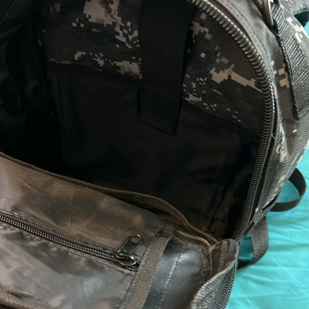 🔥DARK GREY DIGITAL CAMO MULTI POCKET BACKPACK NWOT